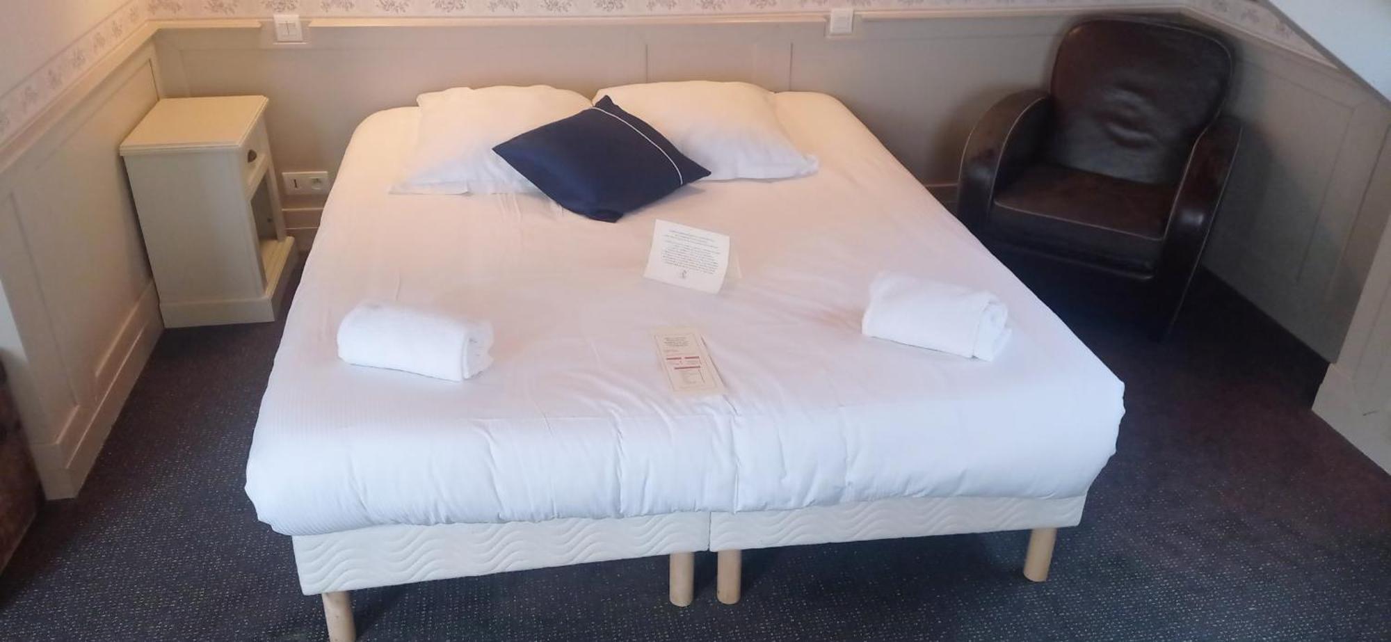 Le Querrien Hotell Cancale Eksteriør bilde